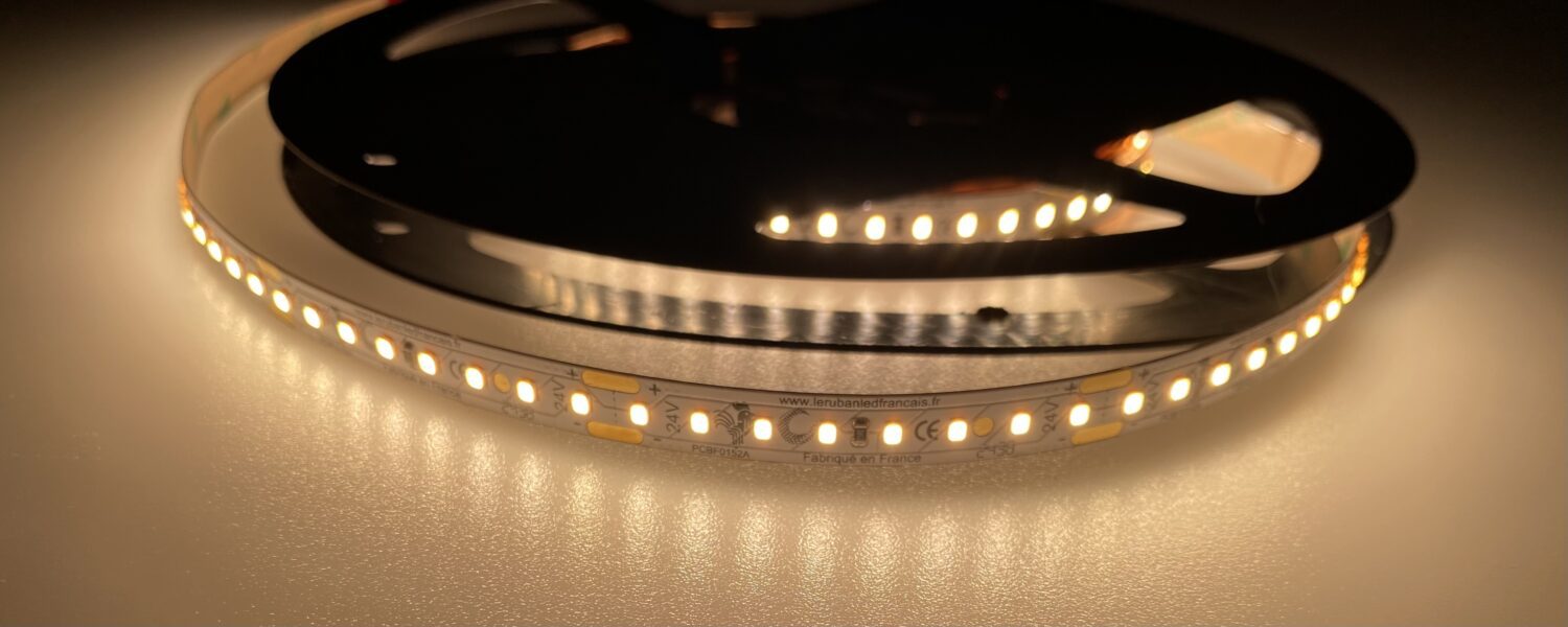 ruban LED bas de page nos valeurs 1