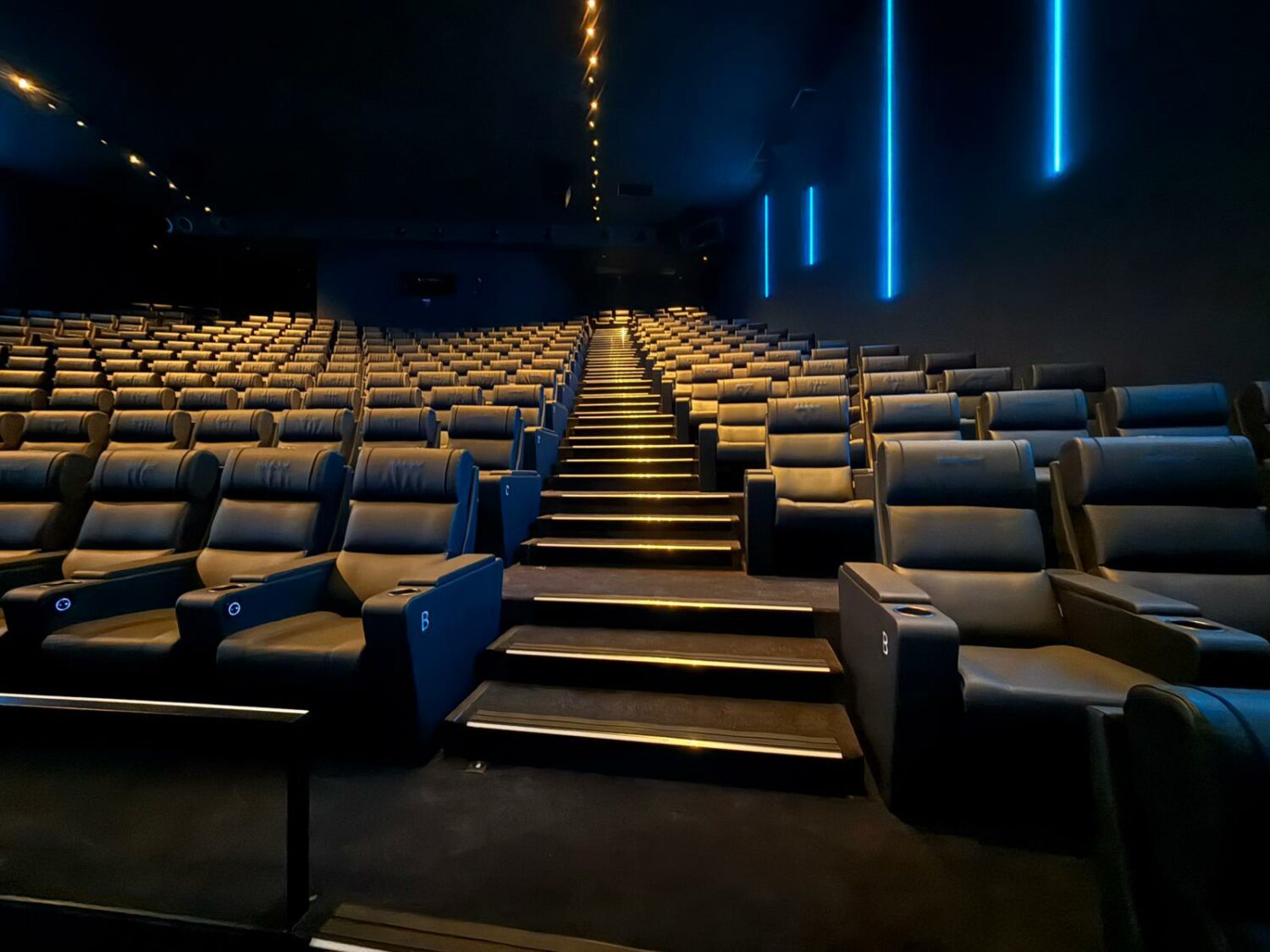 Cinesol Imax ruban led sur mesure salle de cinéma